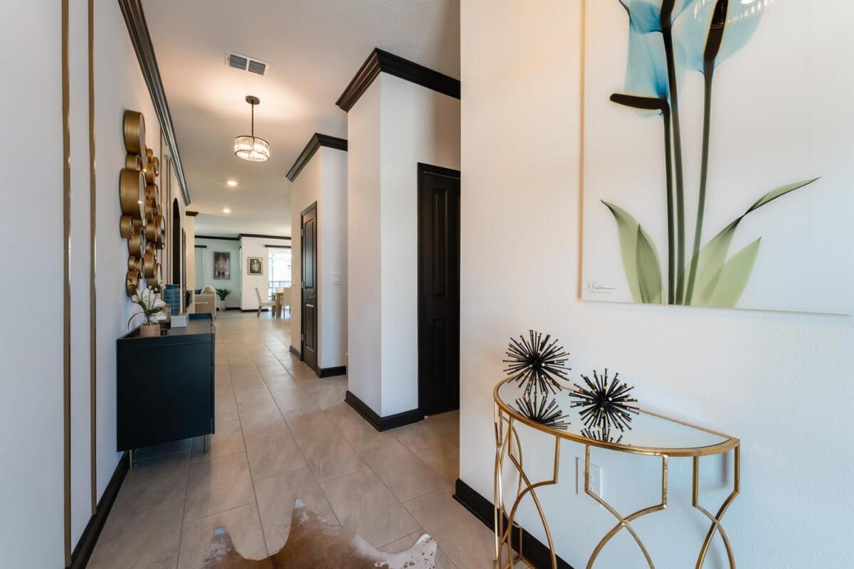 New Beautiful 7 Bedroom W Pool Games Theme Villa